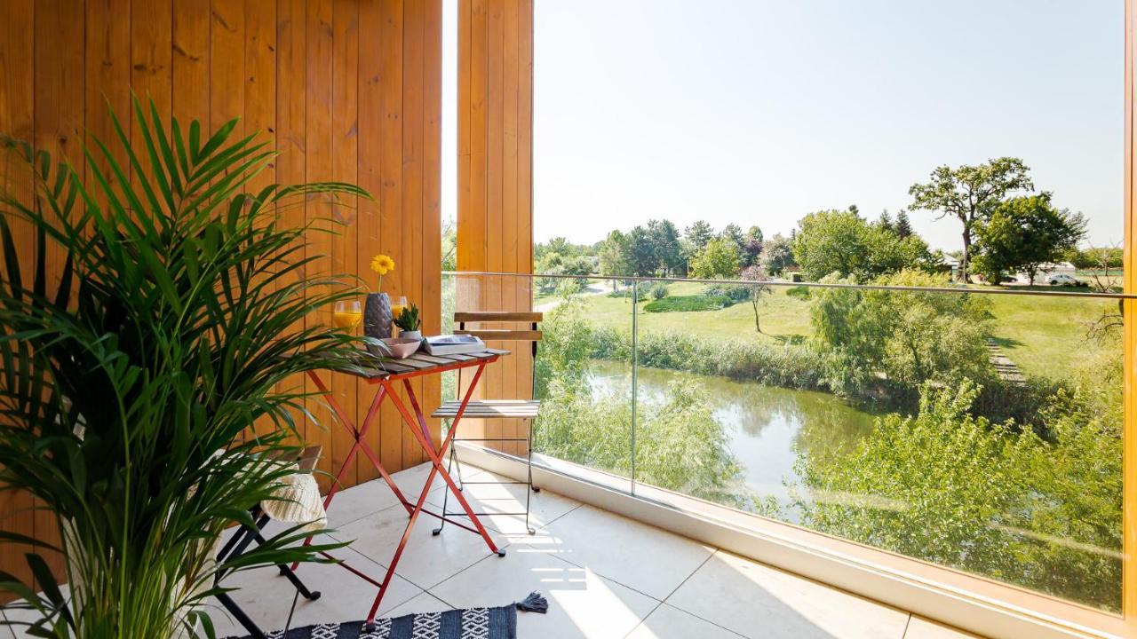 Il Lago - Azur - Cozy Luxurious Smart Home By The Lake Voluntari Kültér fotó