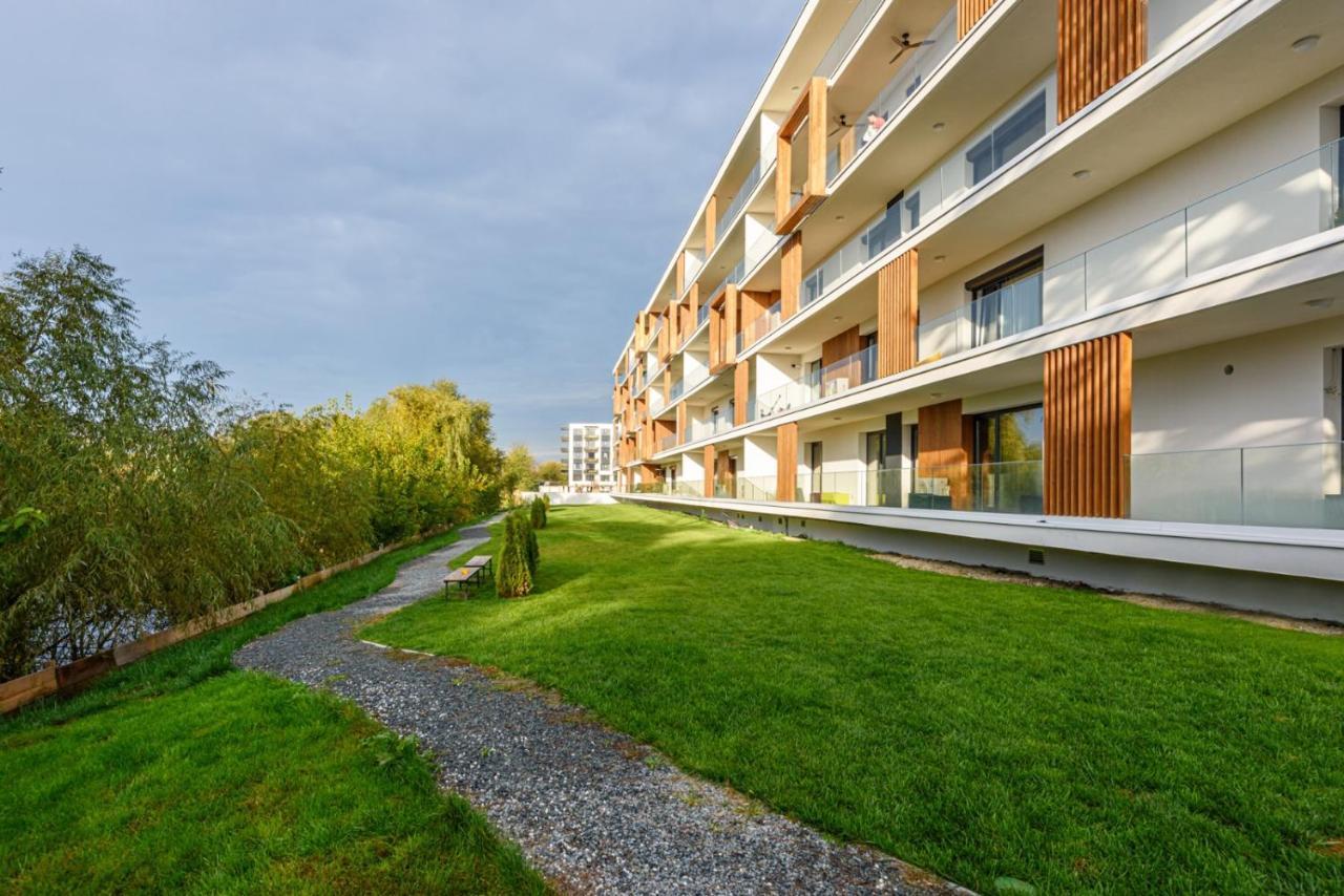 Il Lago - Azur - Cozy Luxurious Smart Home By The Lake Voluntari Kültér fotó