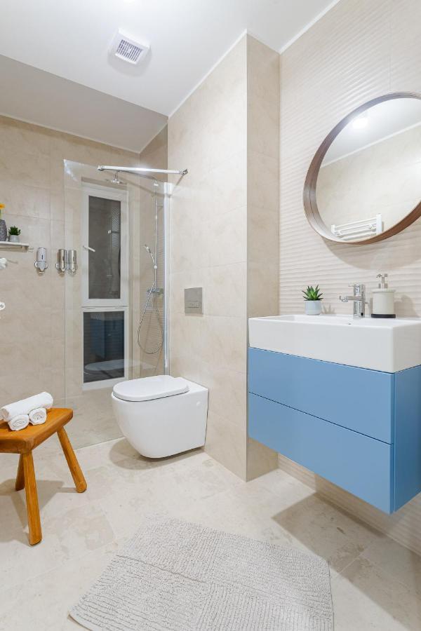 Il Lago - Azur - Cozy Luxurious Smart Home By The Lake Voluntari Kültér fotó